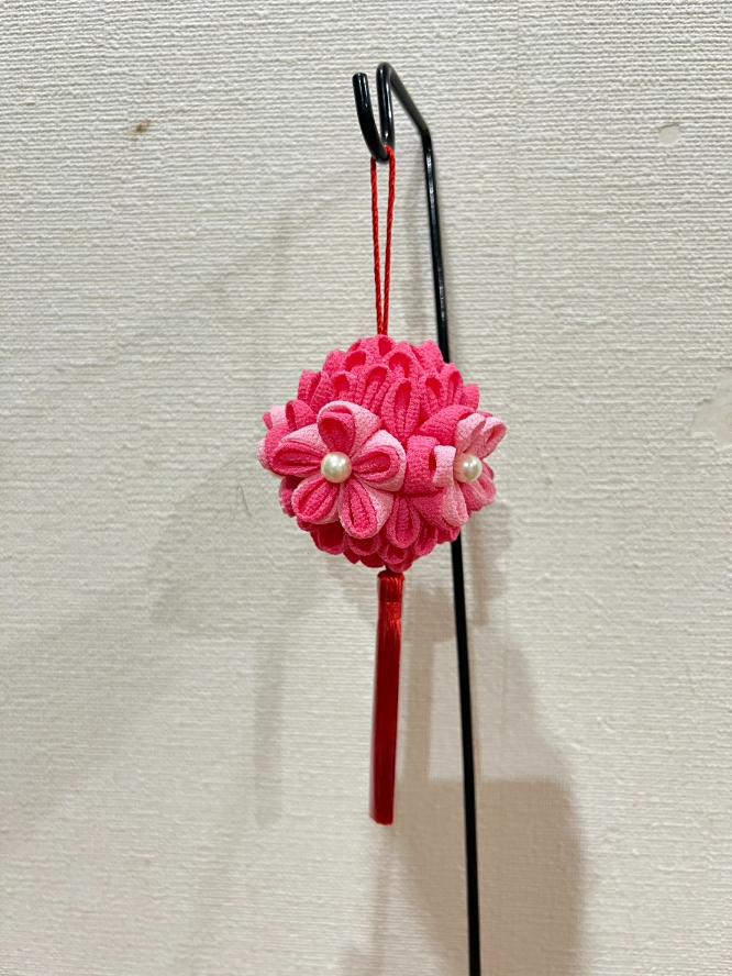 1/28つまみ細工「ひな祭りのミニくす玉」 001