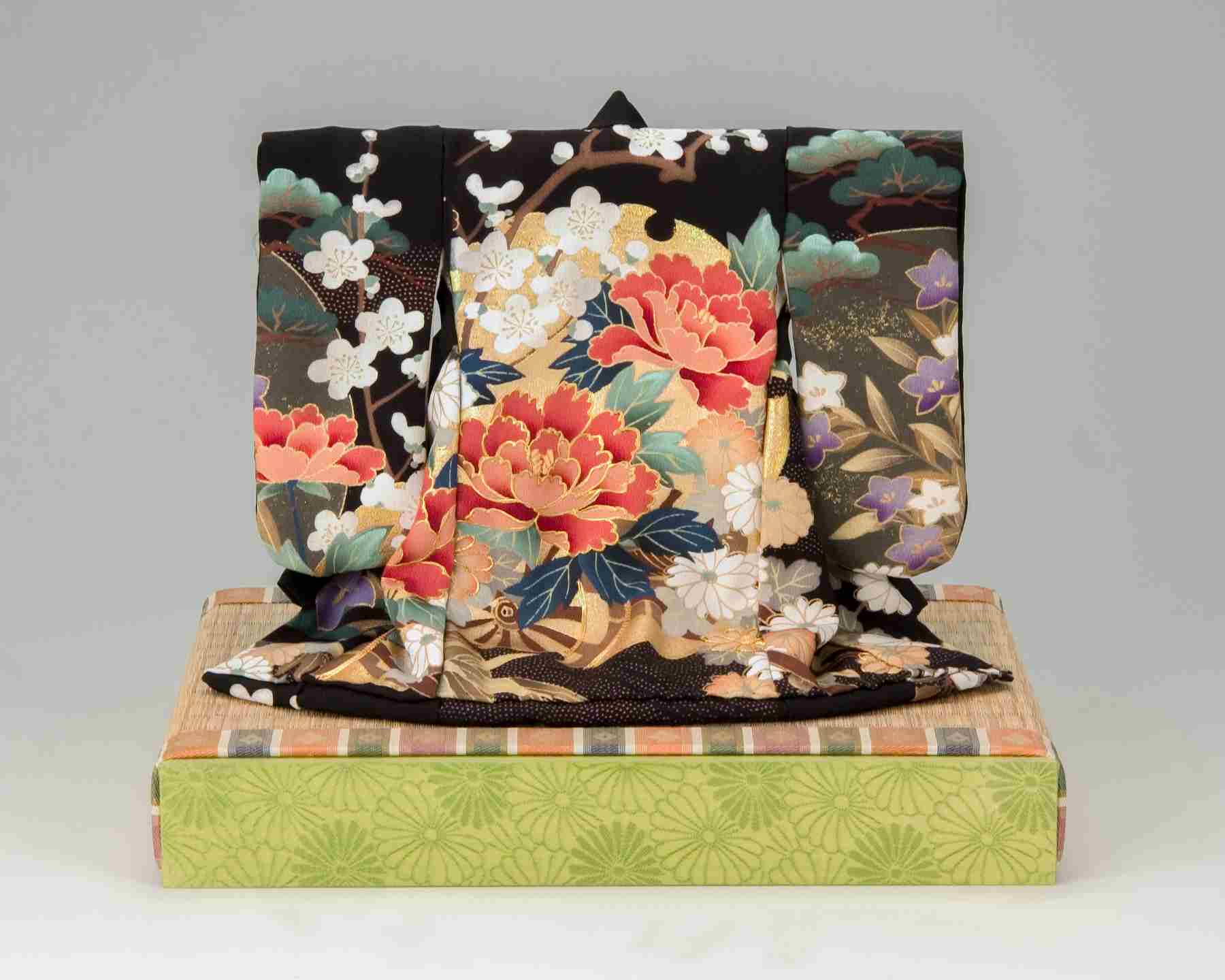 手縫いでチクチクミニ着物