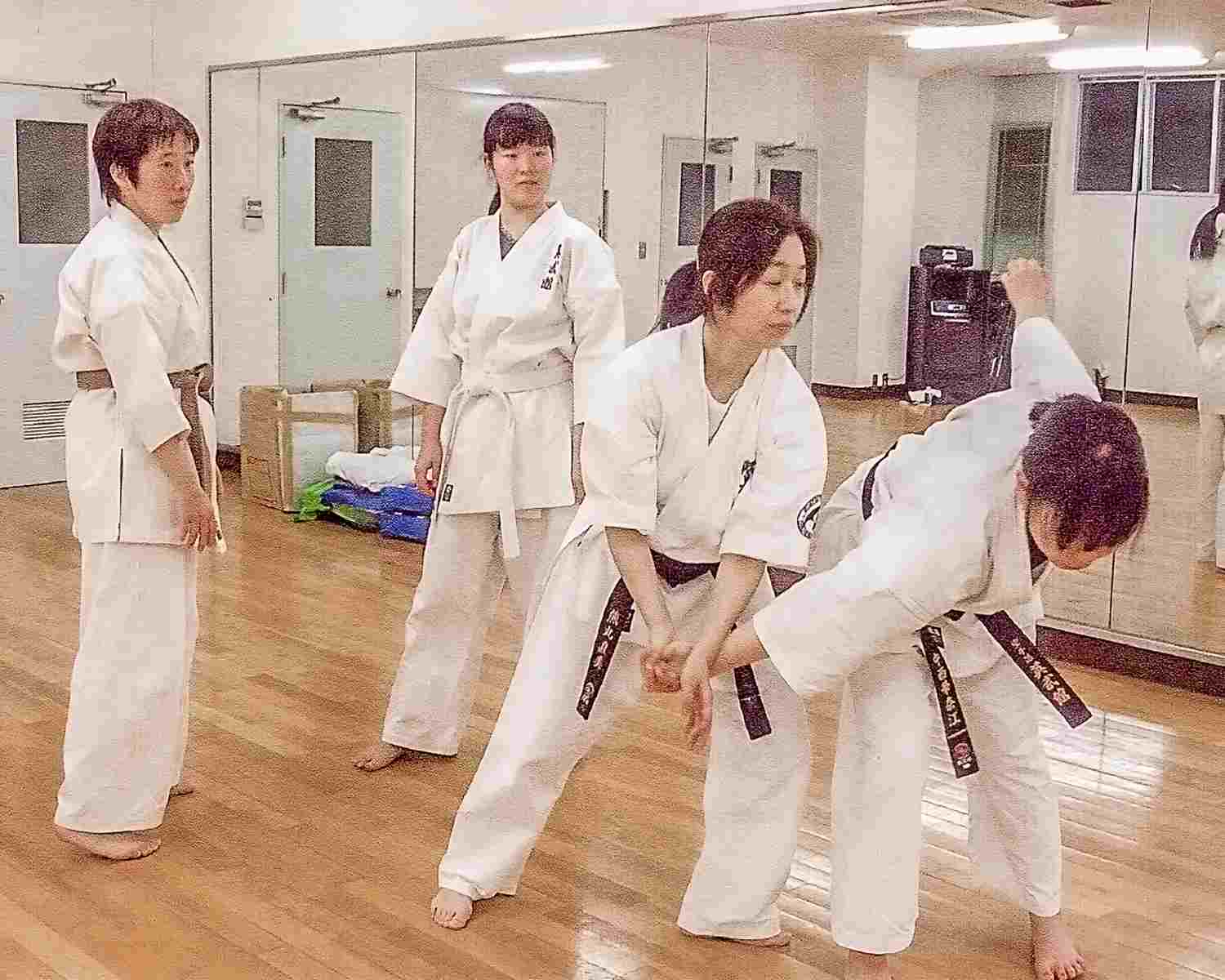 はじめての大人の空手教室